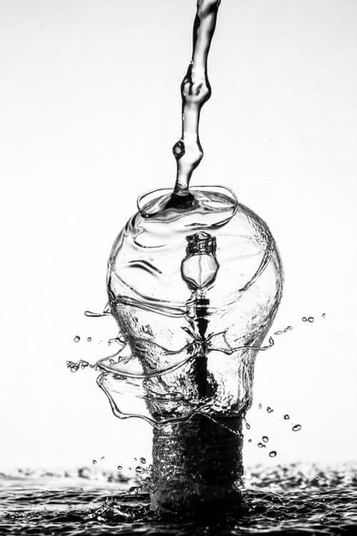 image of lightbulb in water